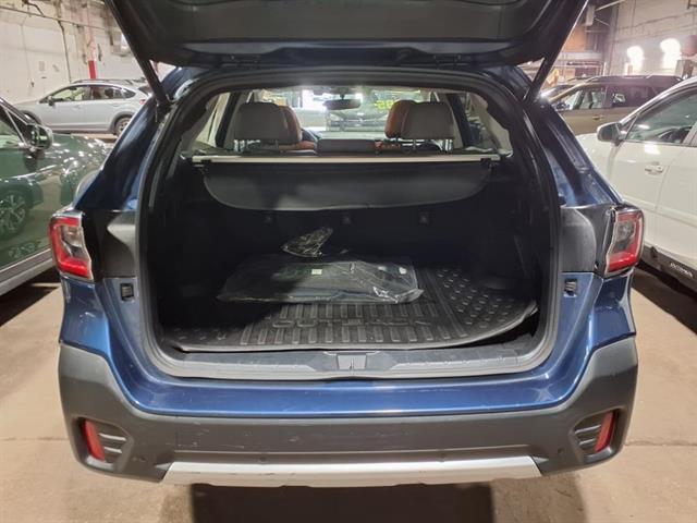 2022 Subaru Outback Limited - Photo 11