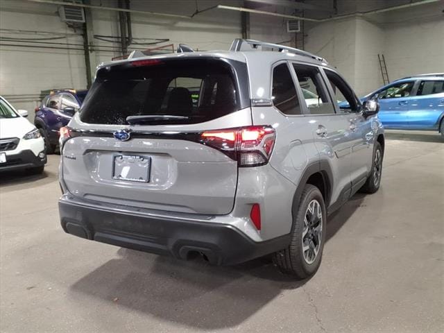 2025 Subaru Forester Premium - Photo 4