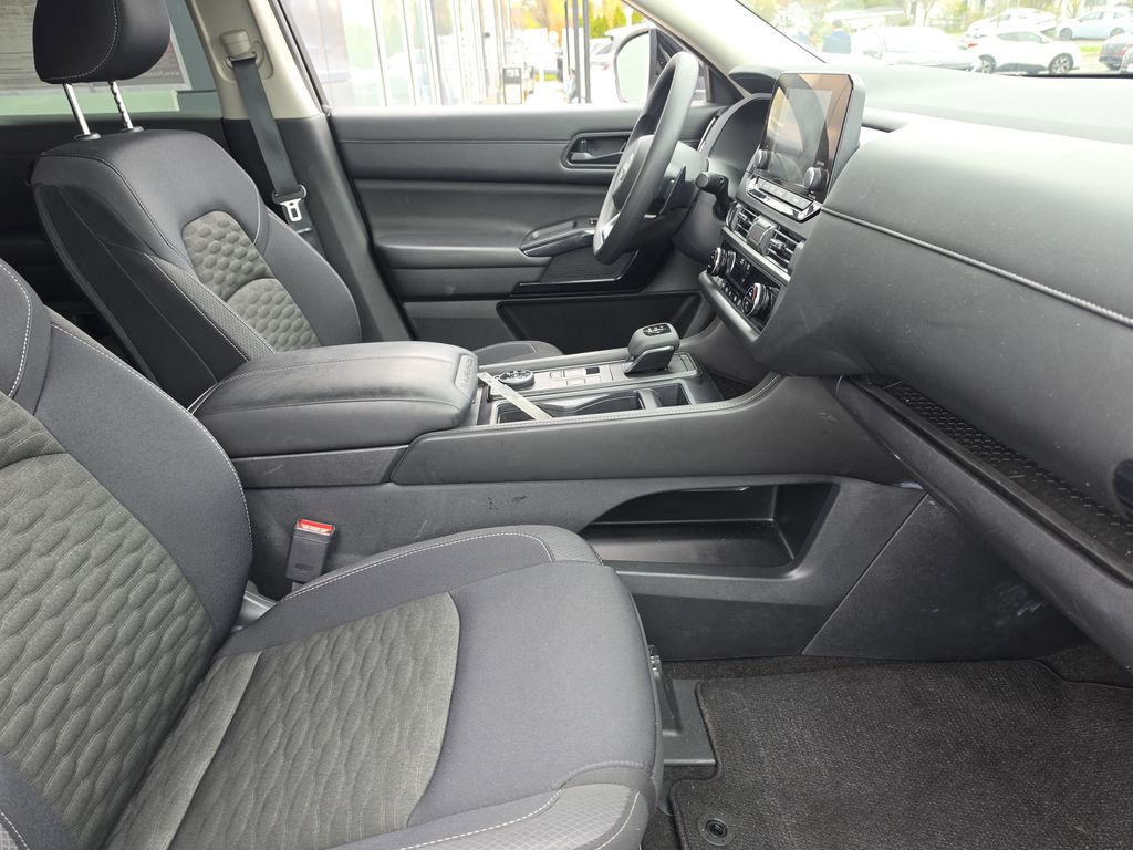 2024 Nissan Pathfinder S - Photo 28