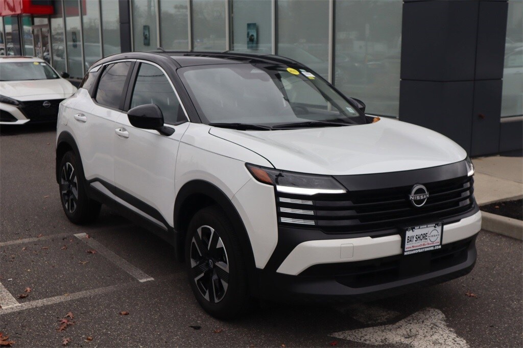 2025 Nissan Kicks SV photo 2