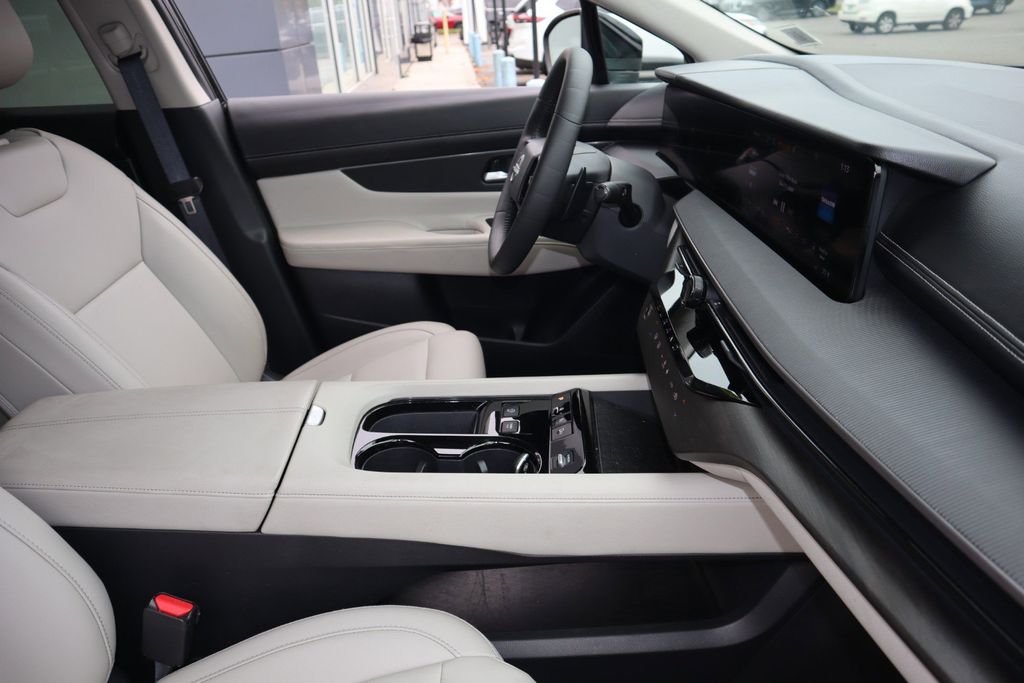 2025 Nissan Murano SV - Photo 24