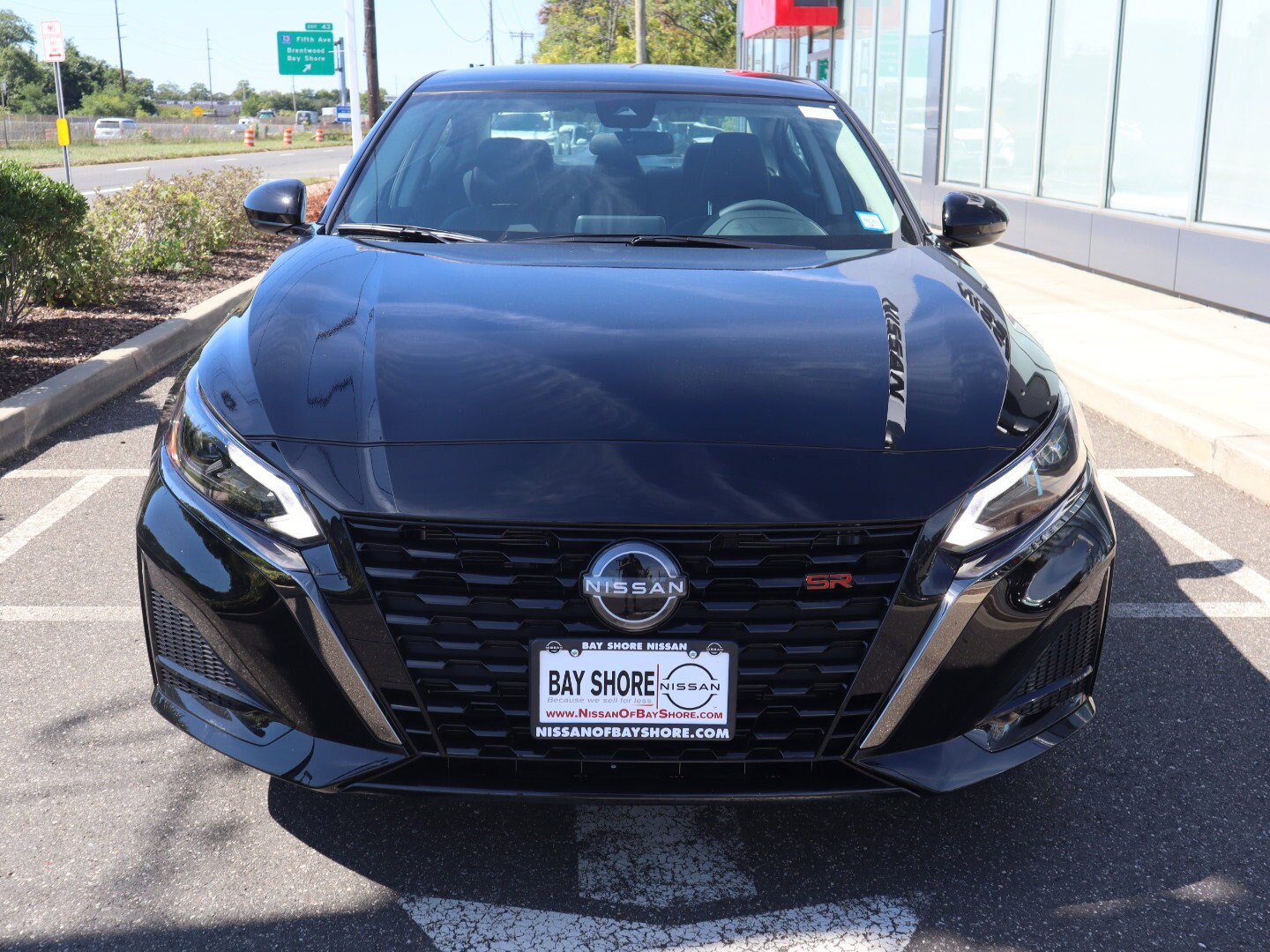 2025 Nissan Altima SR photo 3