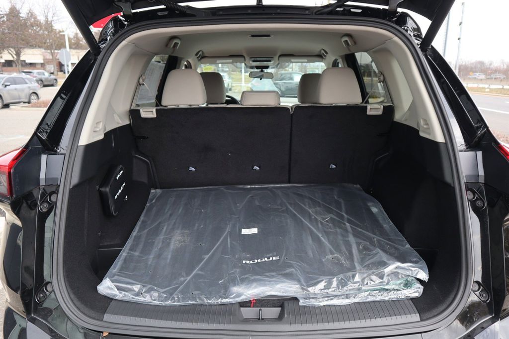 2025 Nissan Rogue SV - Photo 29