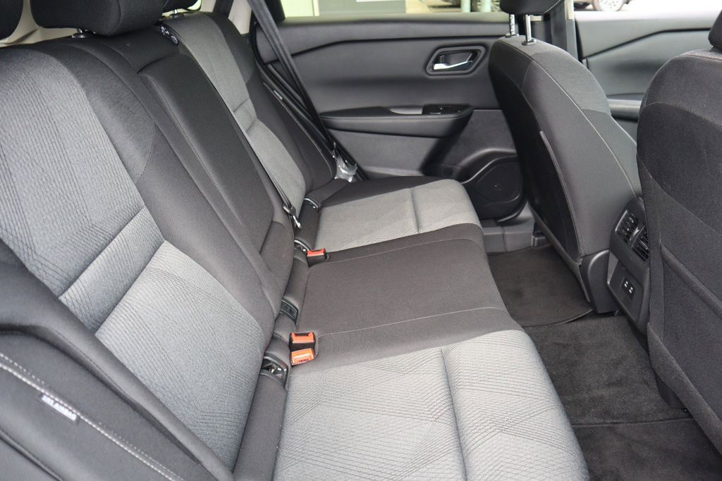 2025 Nissan Rogue SV - Photo 27