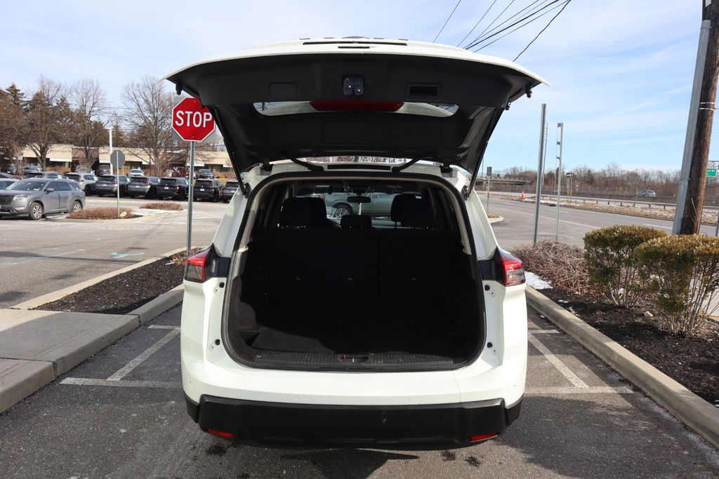 2025 Nissan Rogue S - Photo 29