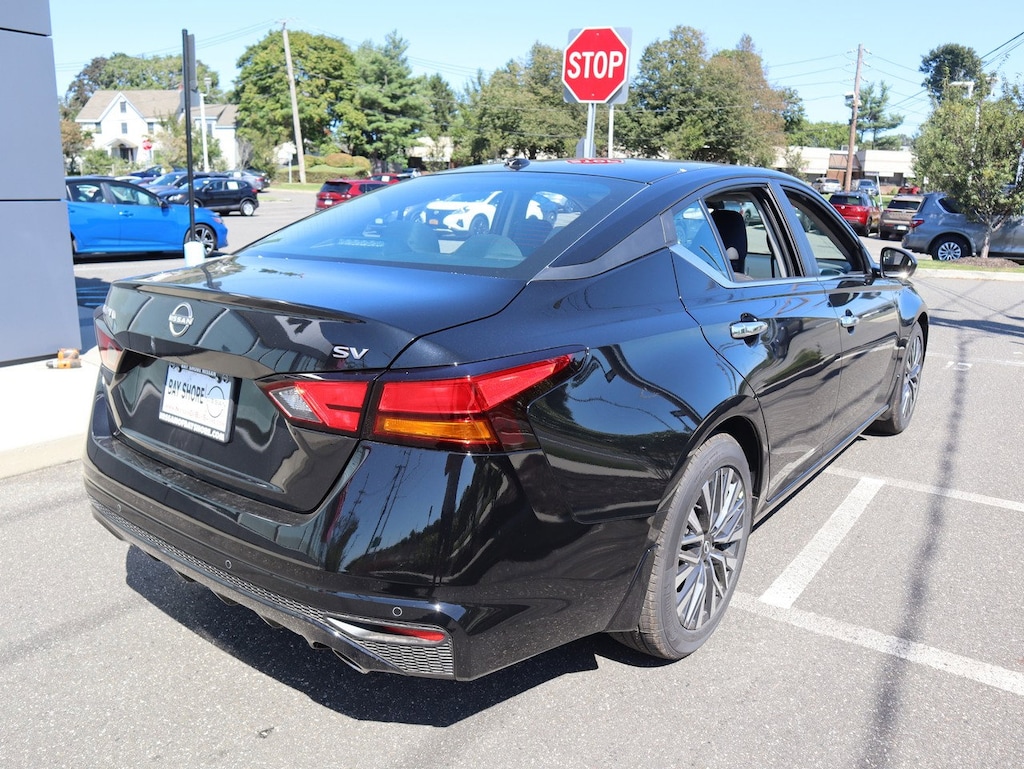 New 2025 Nissan Altima SV Sedan