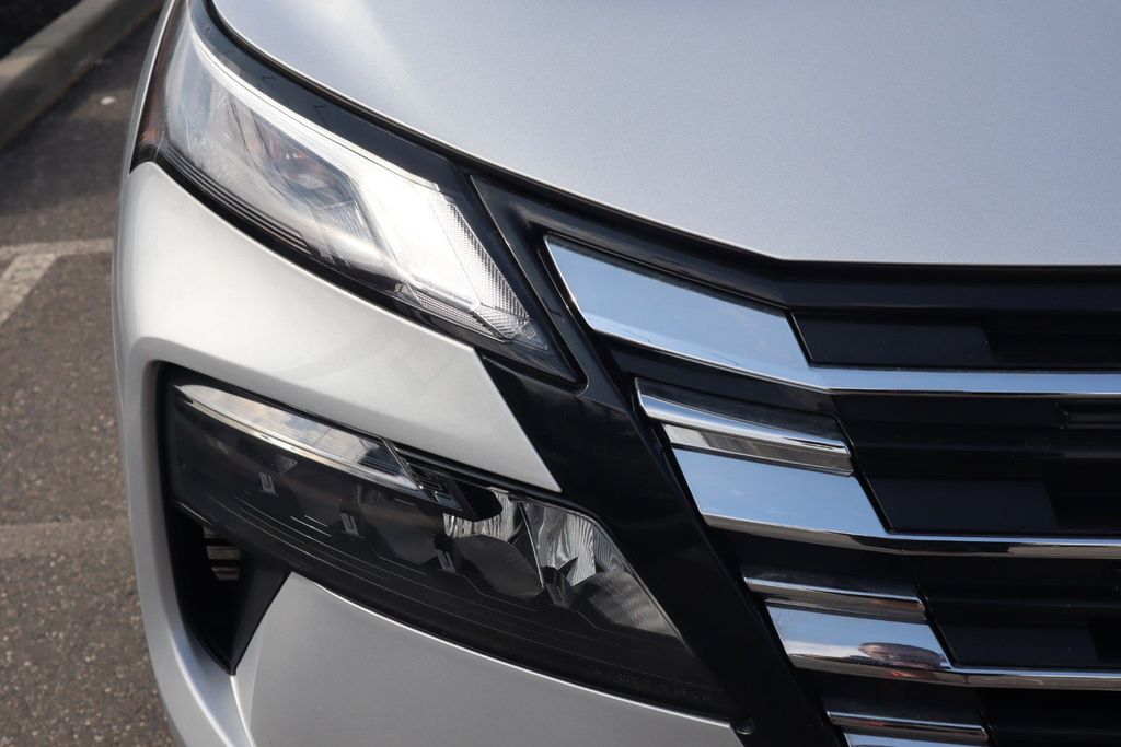 2025 Nissan Rogue SV - Photo 12