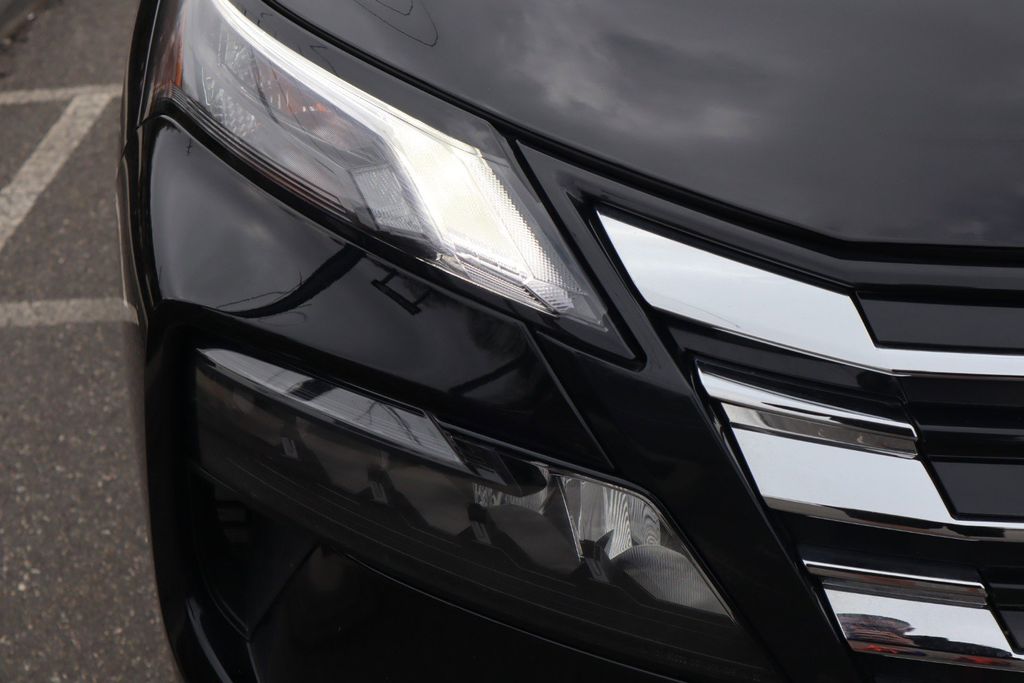 2025 Nissan Rogue SV - Photo 12