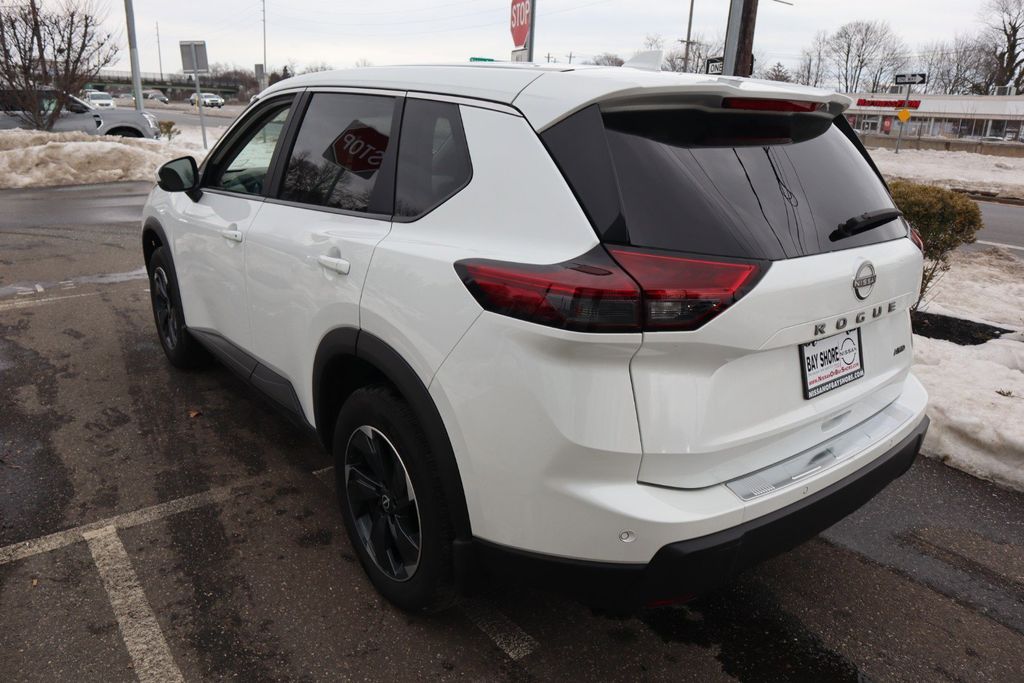 2025 Nissan Rogue SV - Photo 7