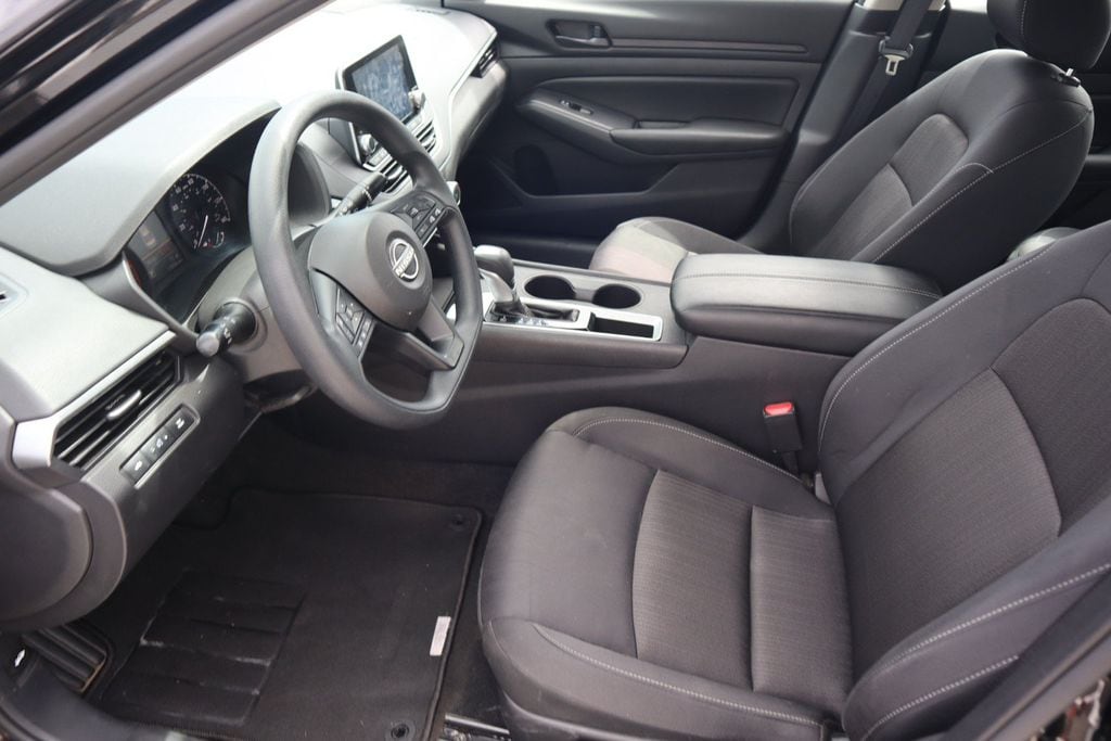 2025 Nissan Altima S - Photo 17
