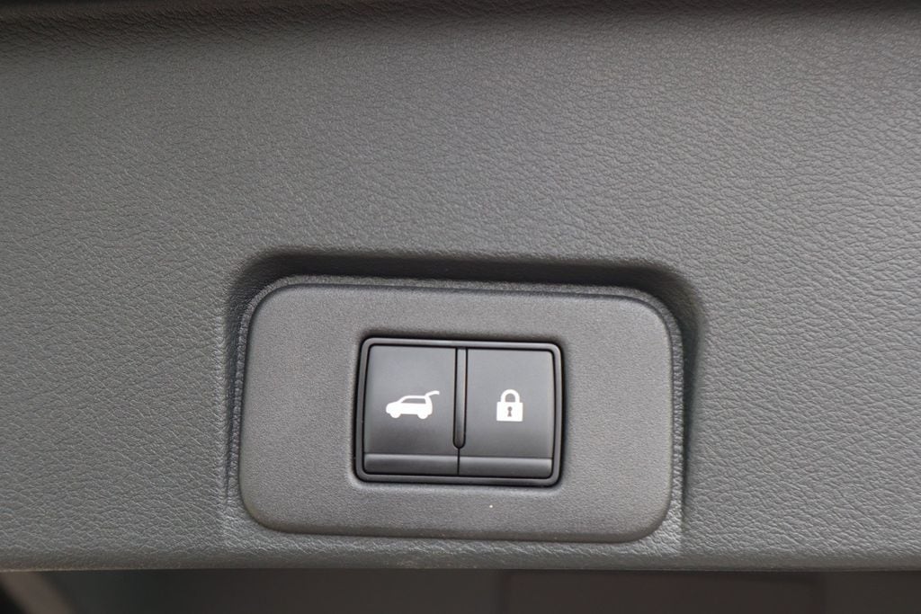 2025 Nissan Rogue SV - Photo 31