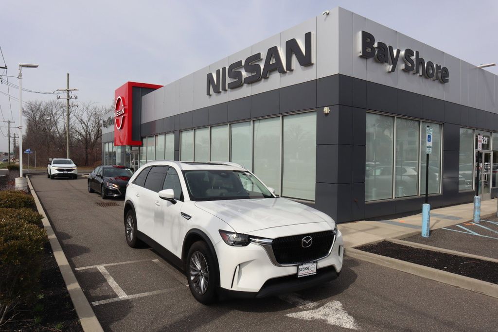 2024 Mazda CX-90 PHEV Preferred Package's photo