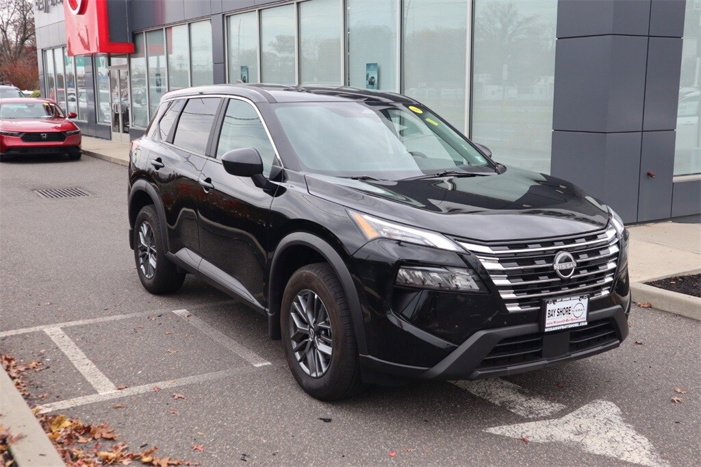 2025 Nissan Rogue S photo 3