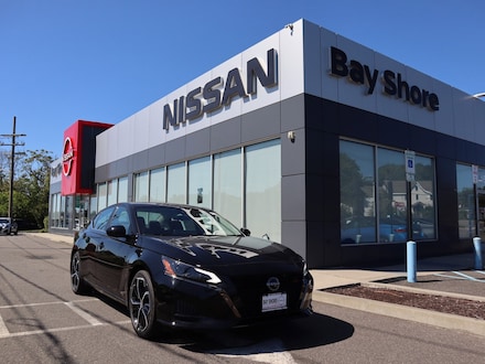 2025 Nissan Altima SR Sedan