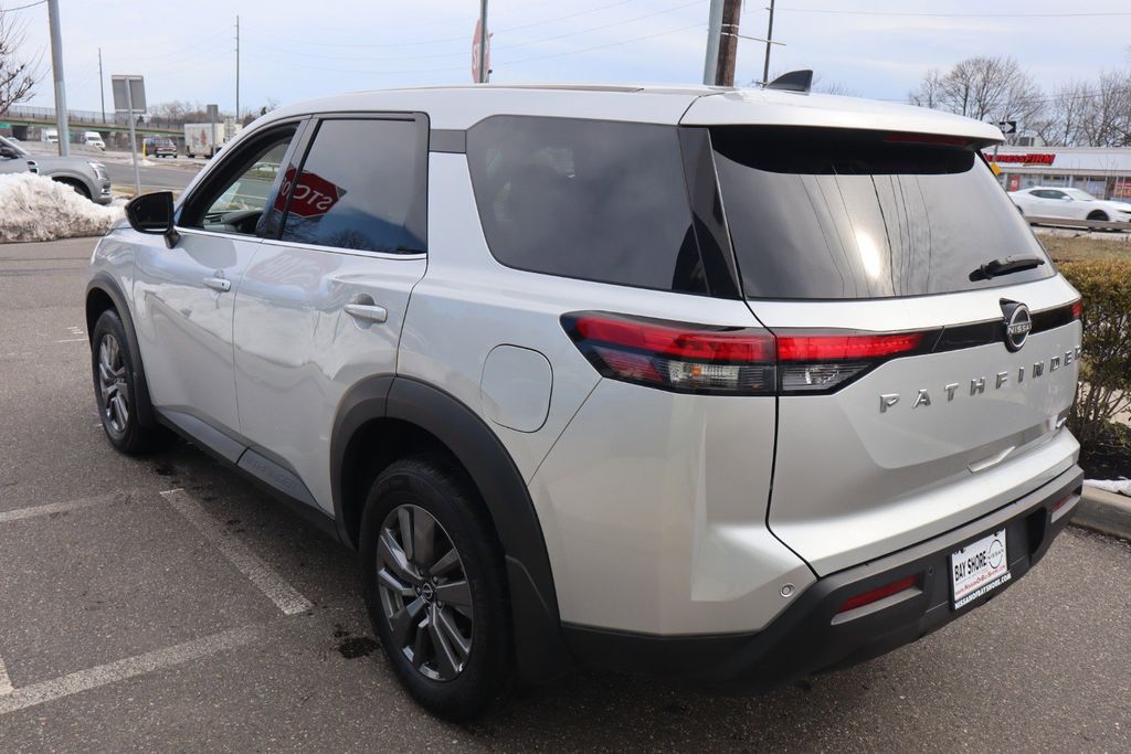 2024 Nissan Pathfinder S - Photo 8