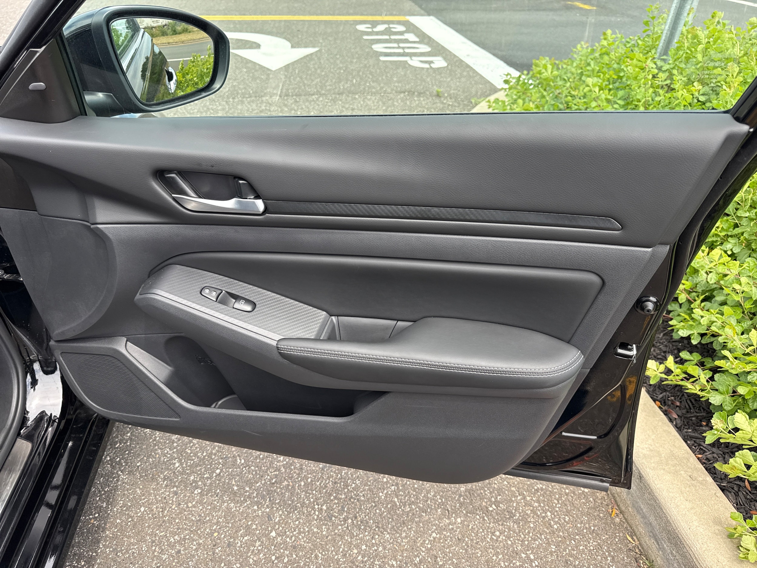 2025 Nissan Altima SV - Photo 30