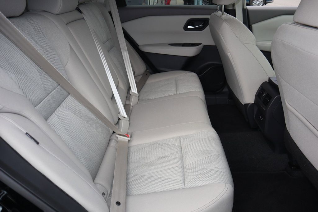 2025 Nissan Rogue SV - Photo 25