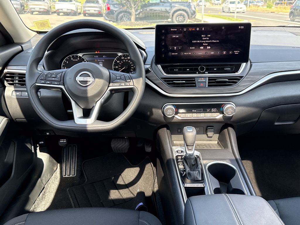 2025 Nissan Altima SV - Photo 12