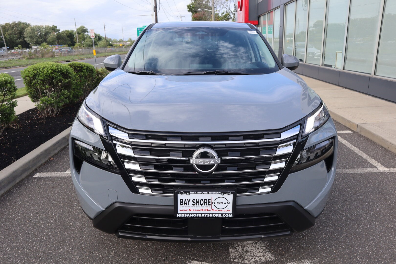 2026 Nissan Rogue SV photo 2