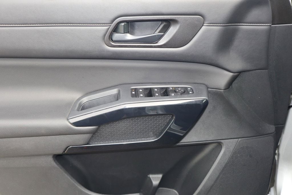 2024 Nissan Pathfinder S - Photo 18
