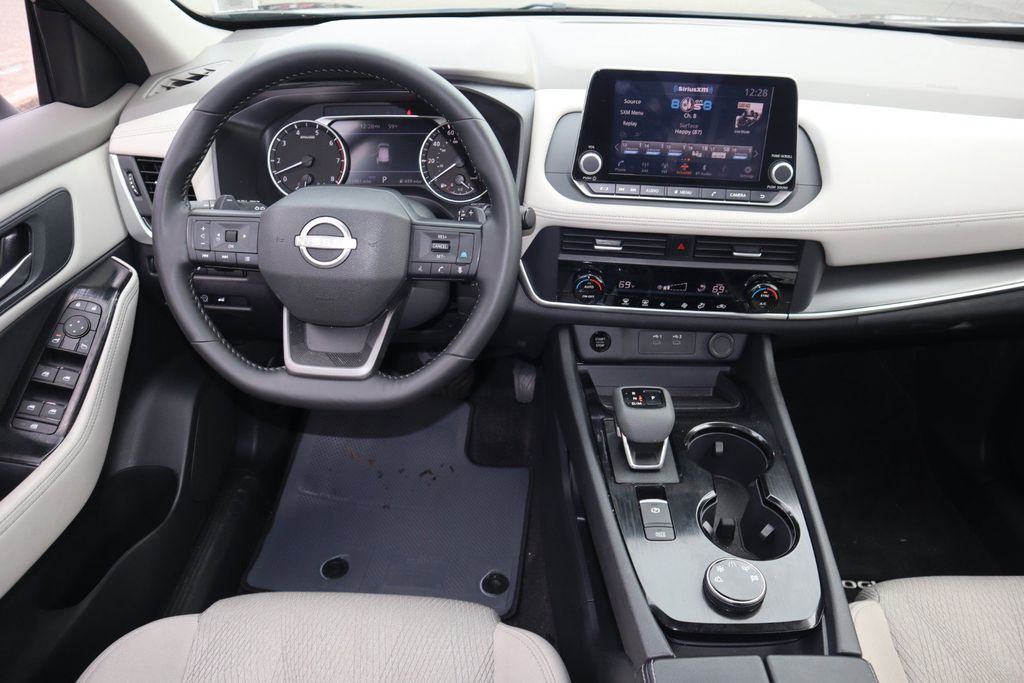 2025 Nissan Rogue SV - Photo 16