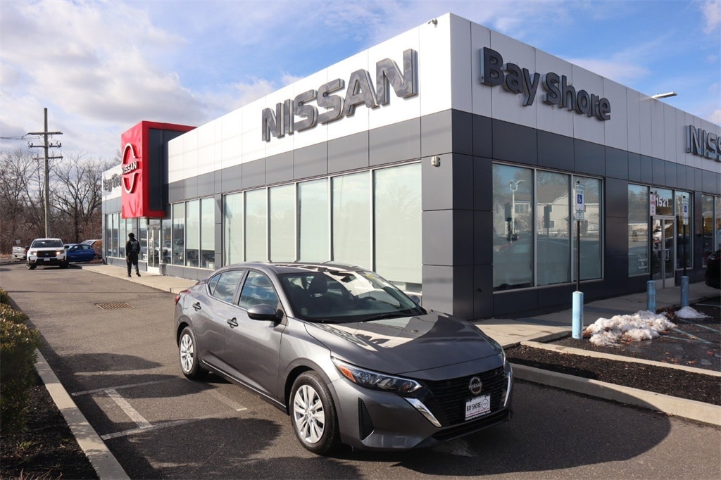 2025 Nissan Sentra S's photo