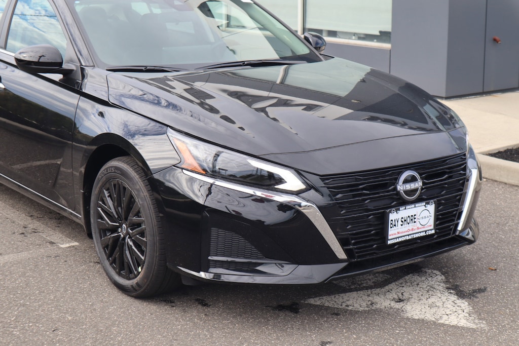 New 2025 Nissan Altima SV Sedan