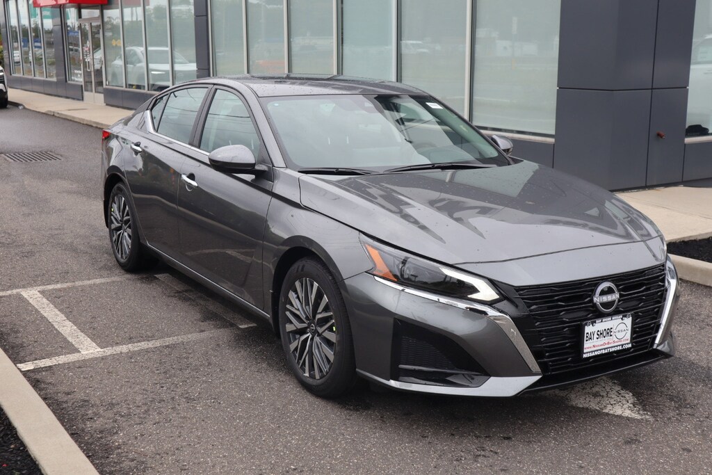 New 2025 Nissan Altima SV Sedan