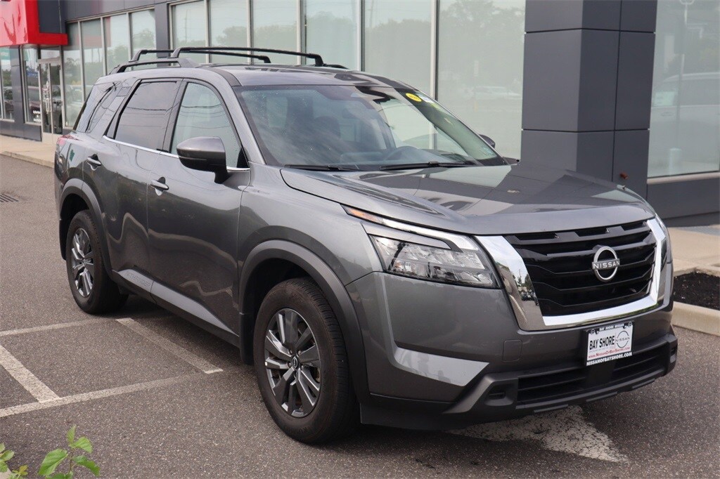 2025 Nissan Pathfinder SV photo 3