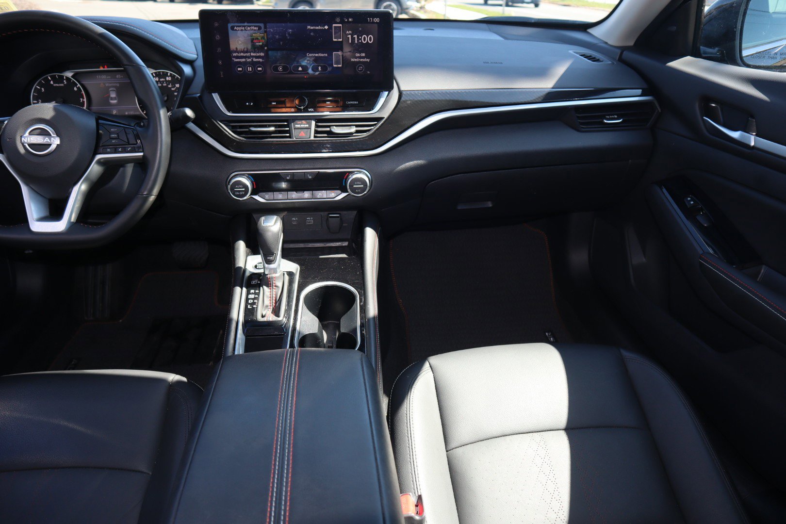 2025 Nissan Altima SR - Photo 16