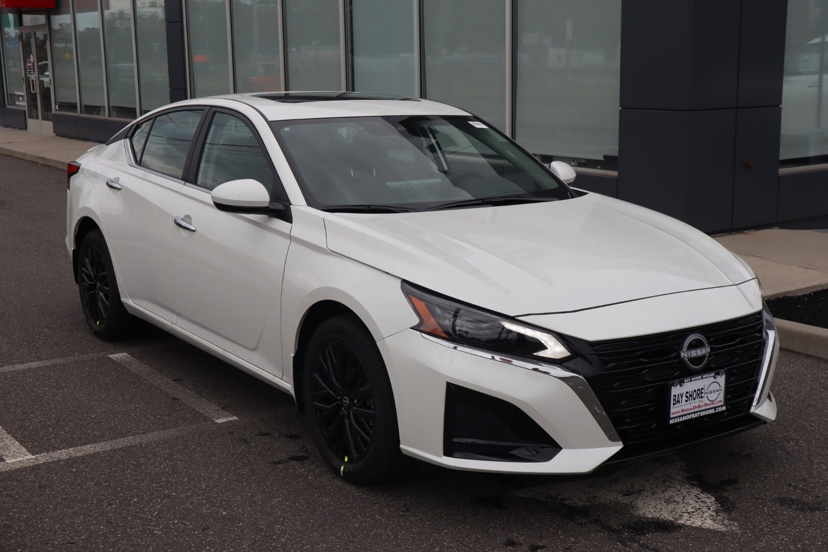 2025 Nissan Altima SV photo 3