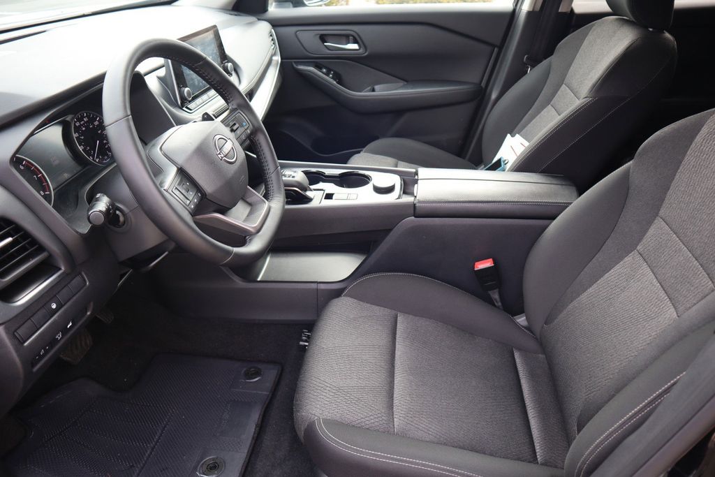 2025 Nissan Rogue SV - Photo 20