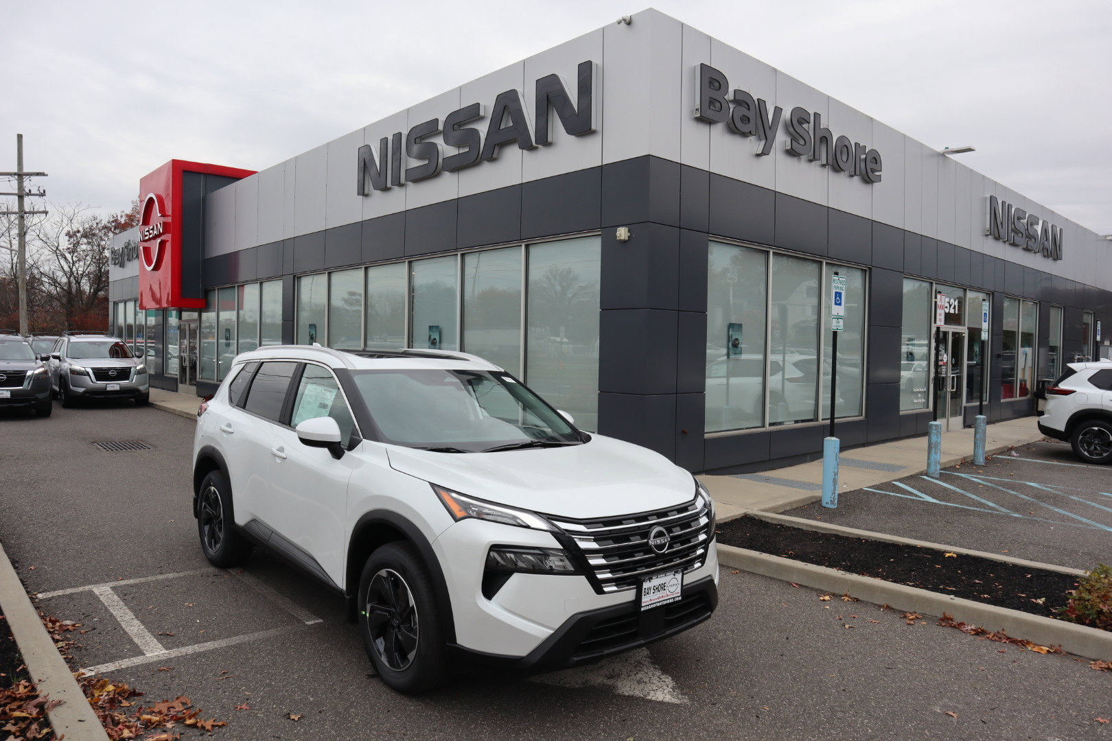 2026 Nissan Rogue SV's photo