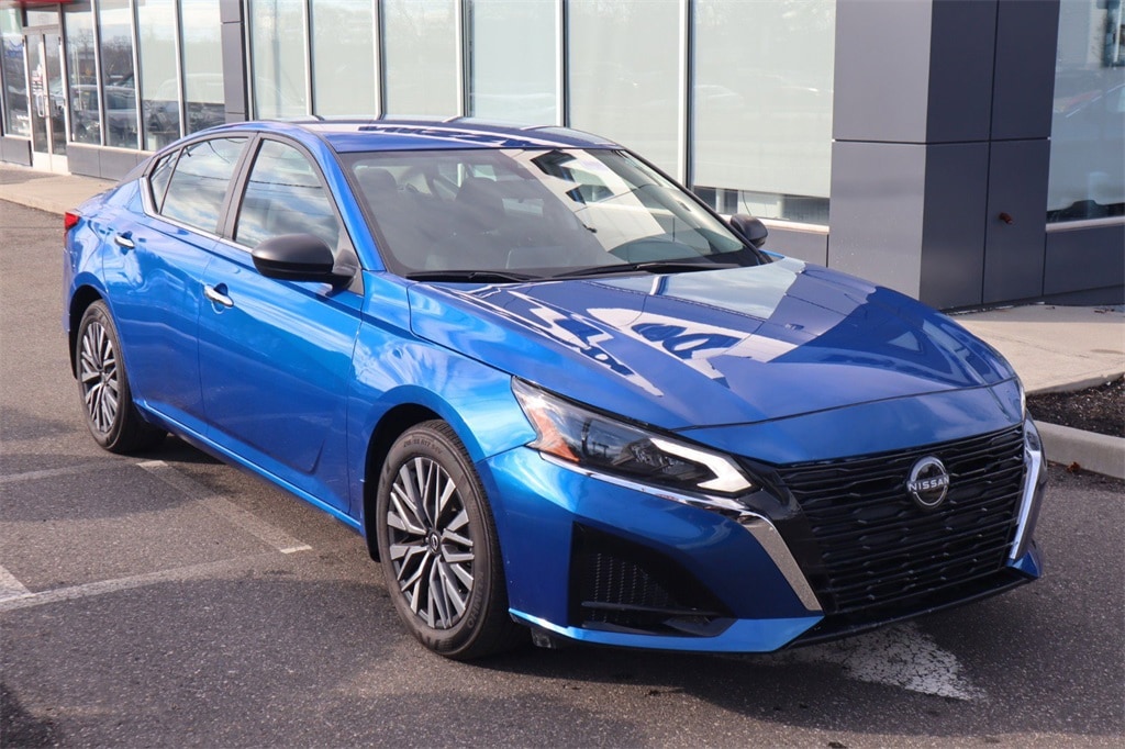 Certified 2025 Nissan Altima SV Sedan