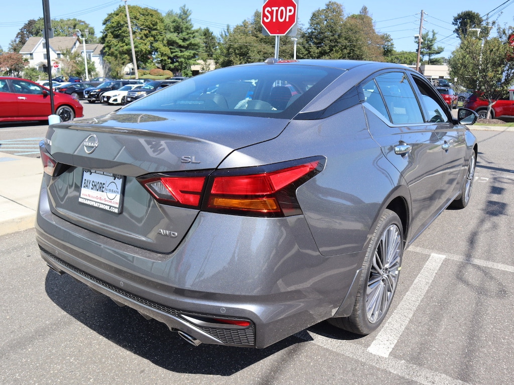 New 2025 Nissan Altima SL Sedan