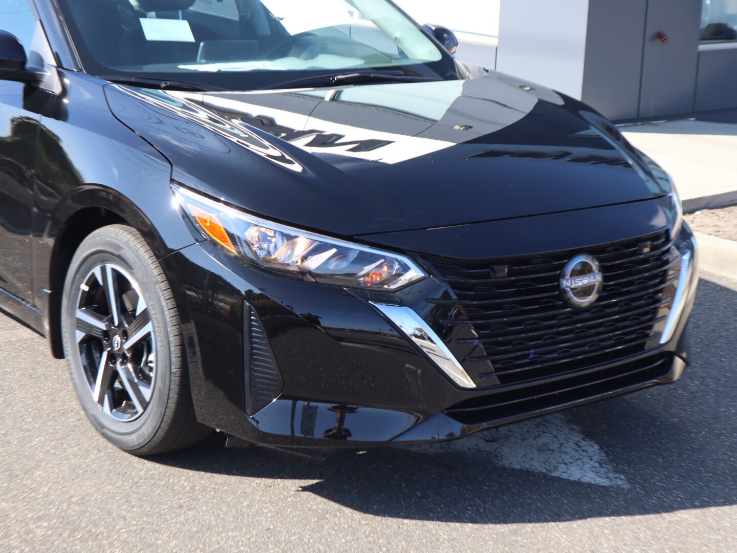 2025 Nissan Sentra SV photo 4