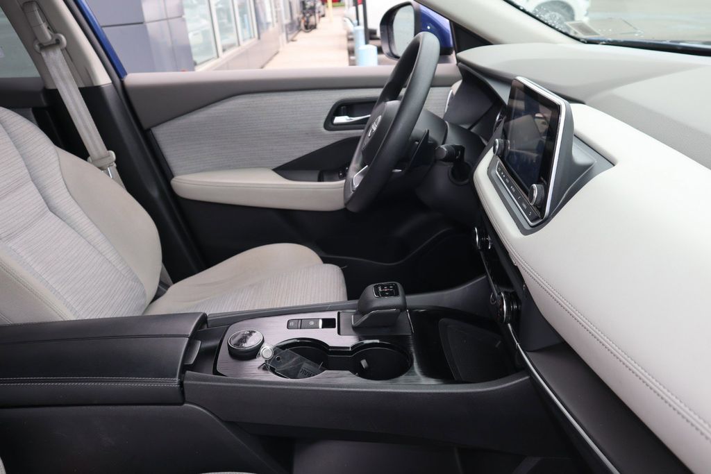 2023 Nissan Rogue SV - Photo 25