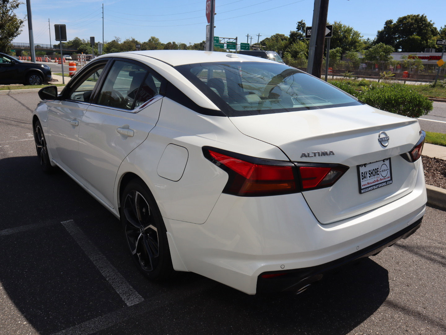 2025 Nissan Altima SR - Photo 7