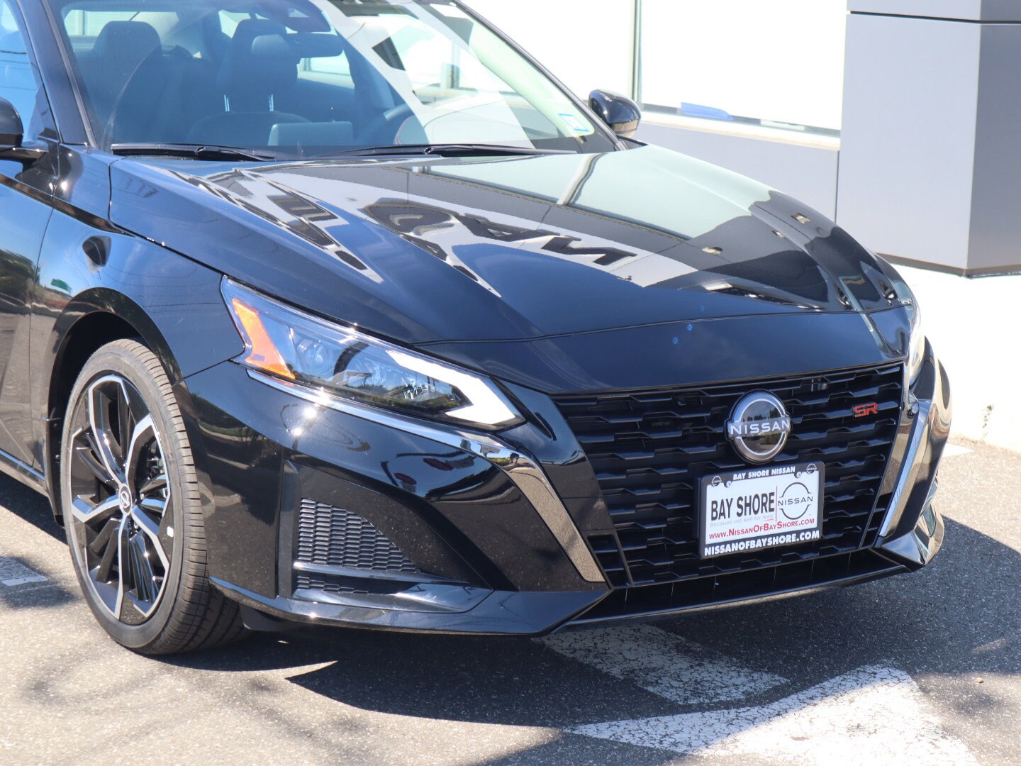 2025 Nissan Altima SR photo 2