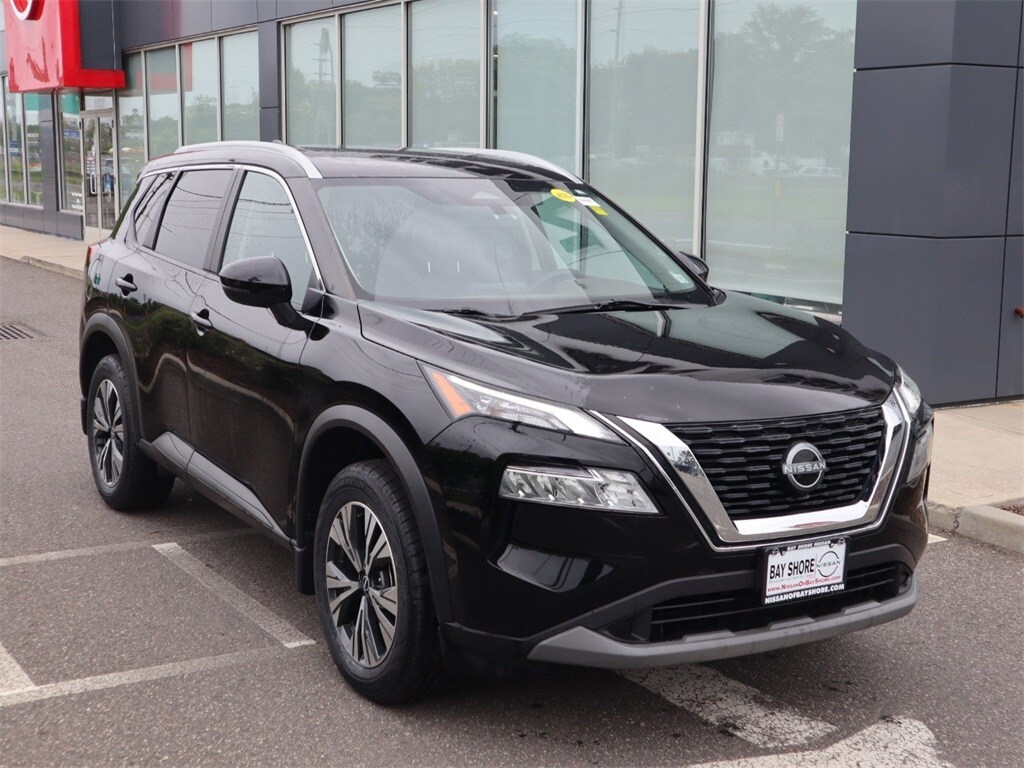 2022 Nissan Rogue SV photo 3