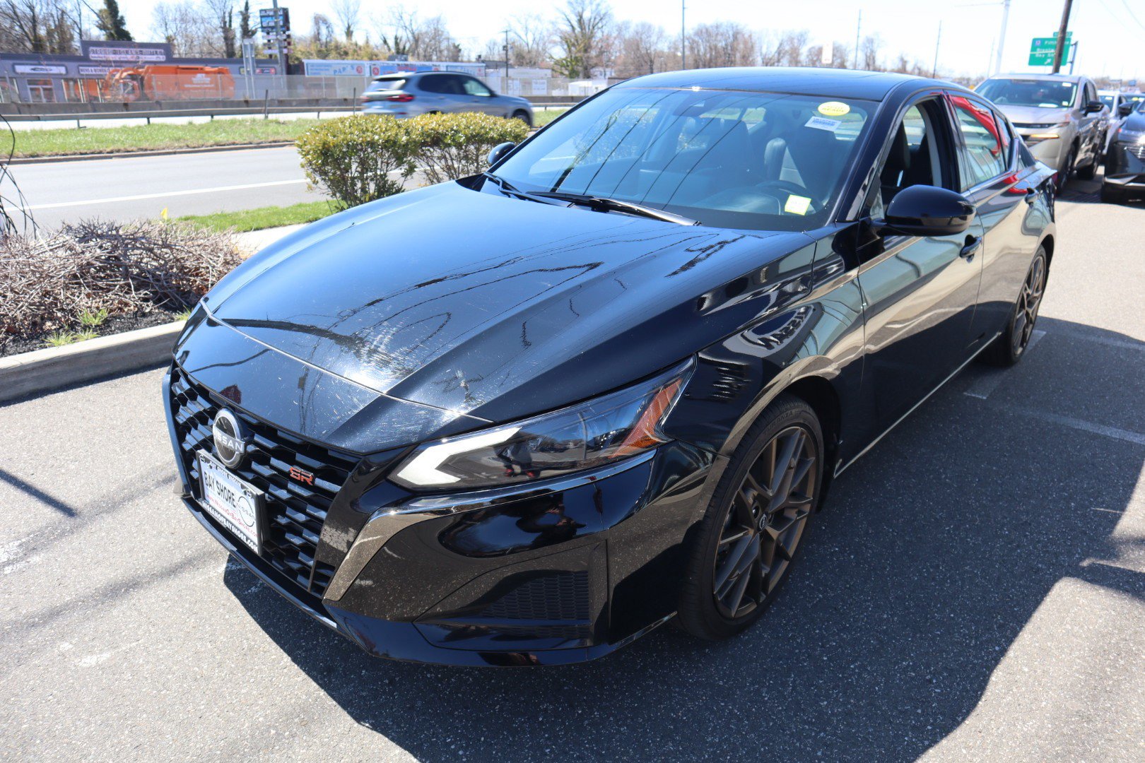 2025 Nissan Altima SR - Photo 9