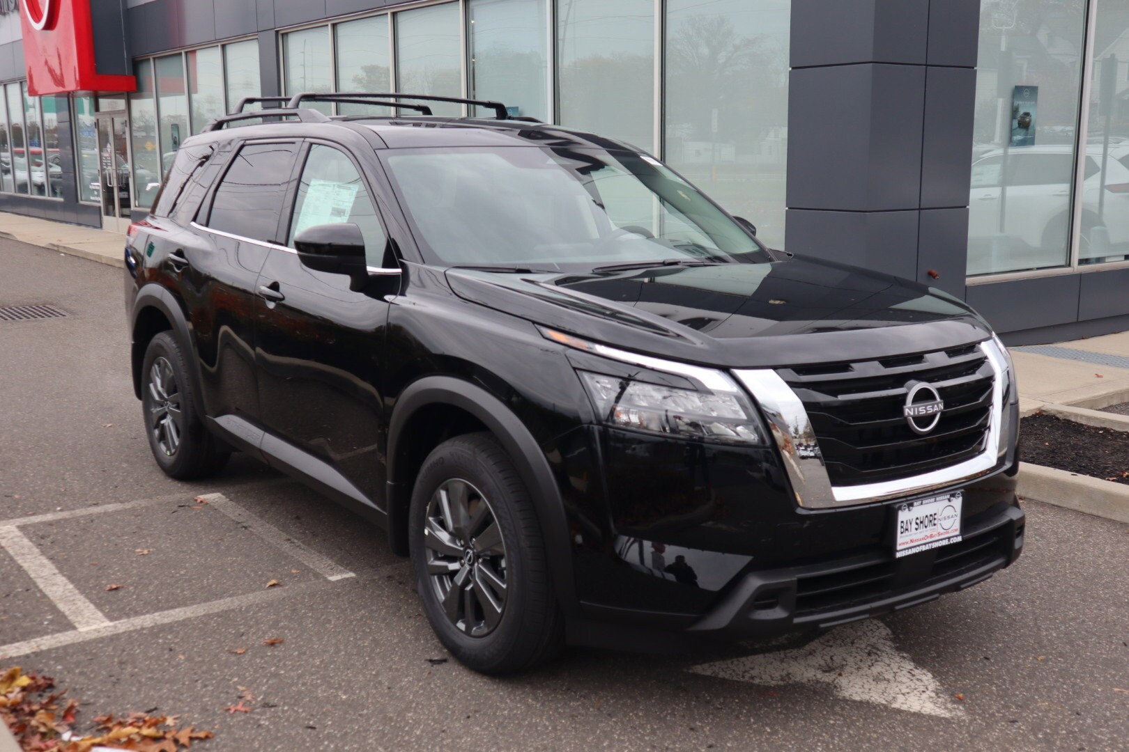 2025 Nissan Pathfinder SV photo 3