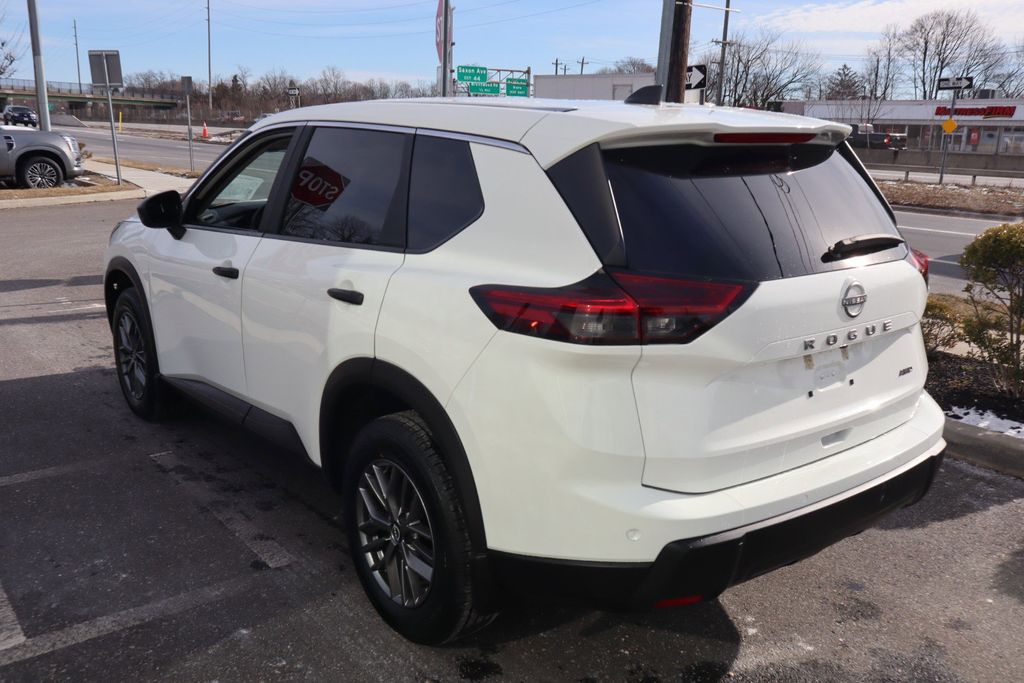 2025 Nissan Rogue S - Photo 8