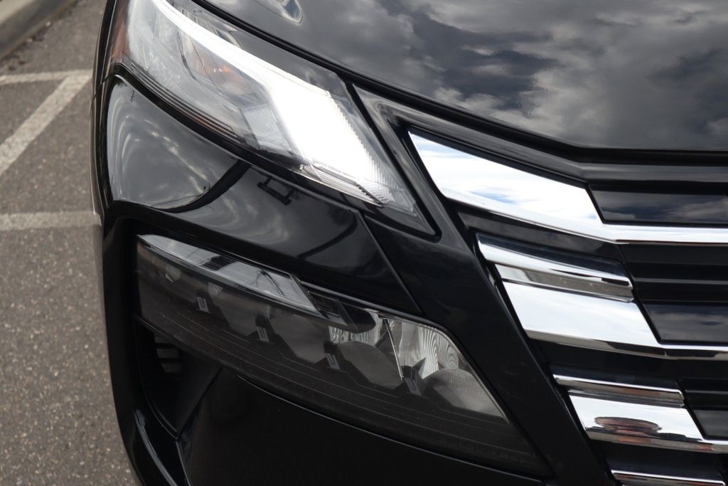 2025 Nissan Rogue SV - Photo 13