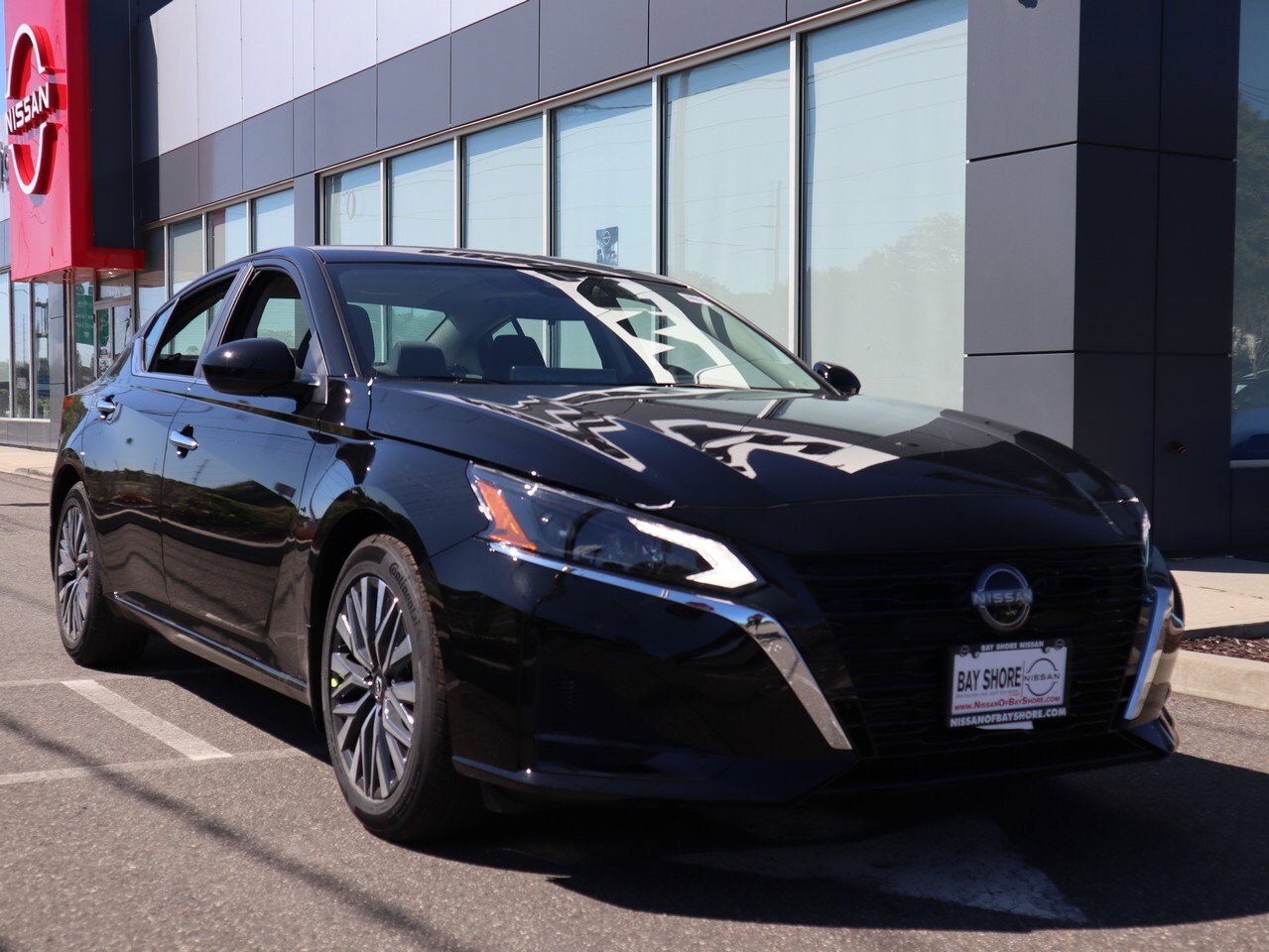 2025 Nissan Altima SV photo 2