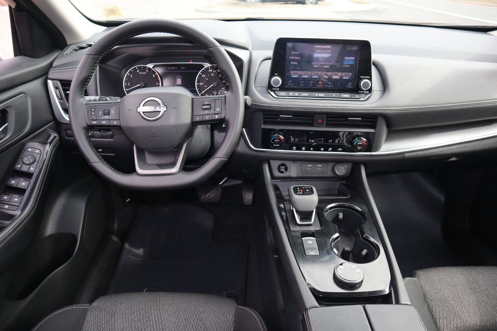 2025 Nissan Rogue SV - Photo 14
