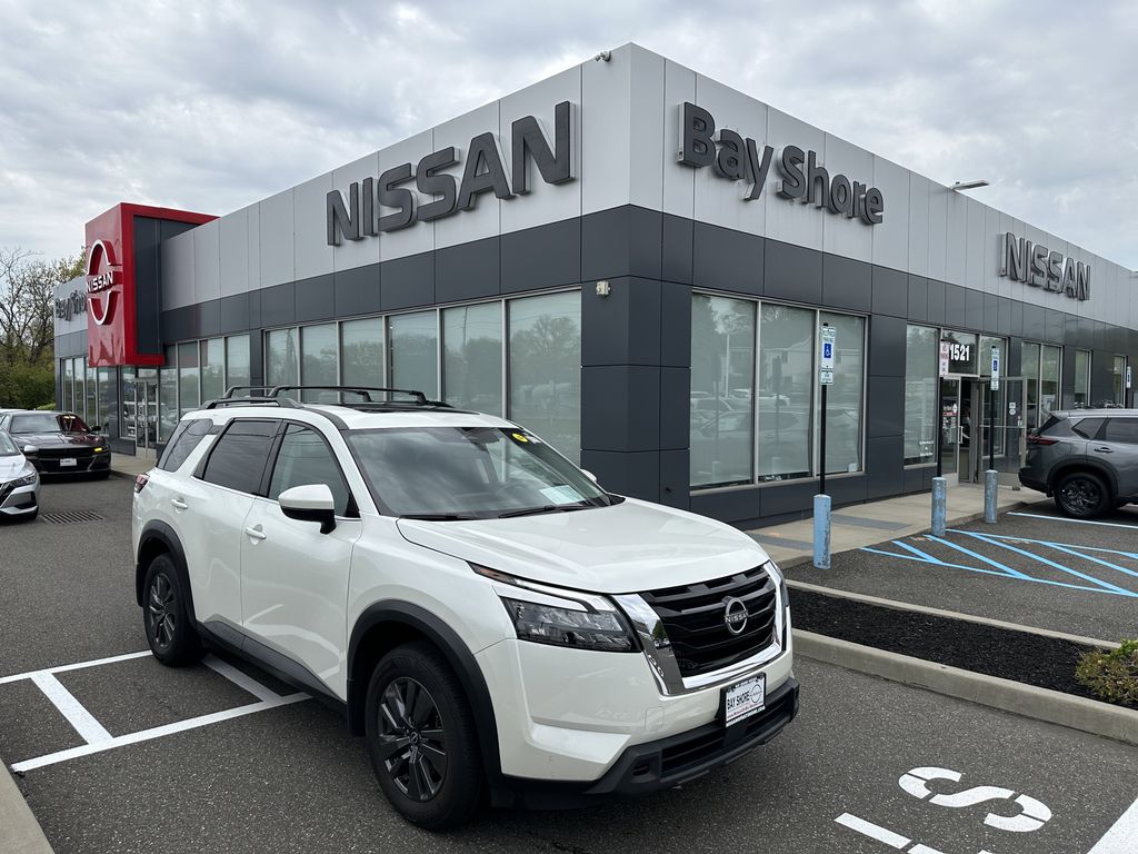 2024 Nissan Pathfinder SV 4WD's photo