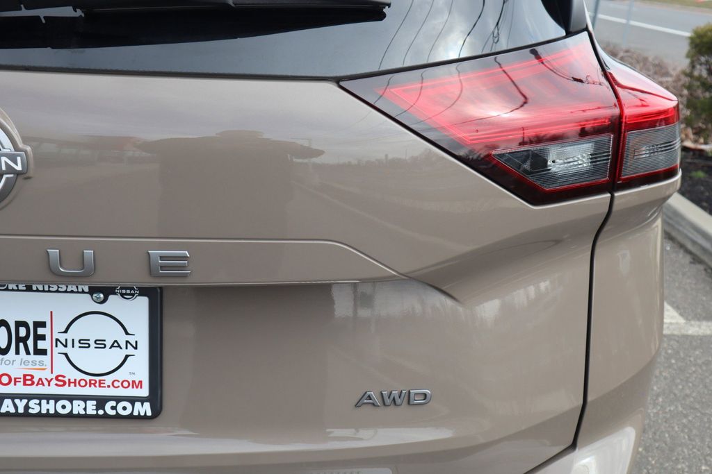 2025 Nissan Rogue SV - Photo 32