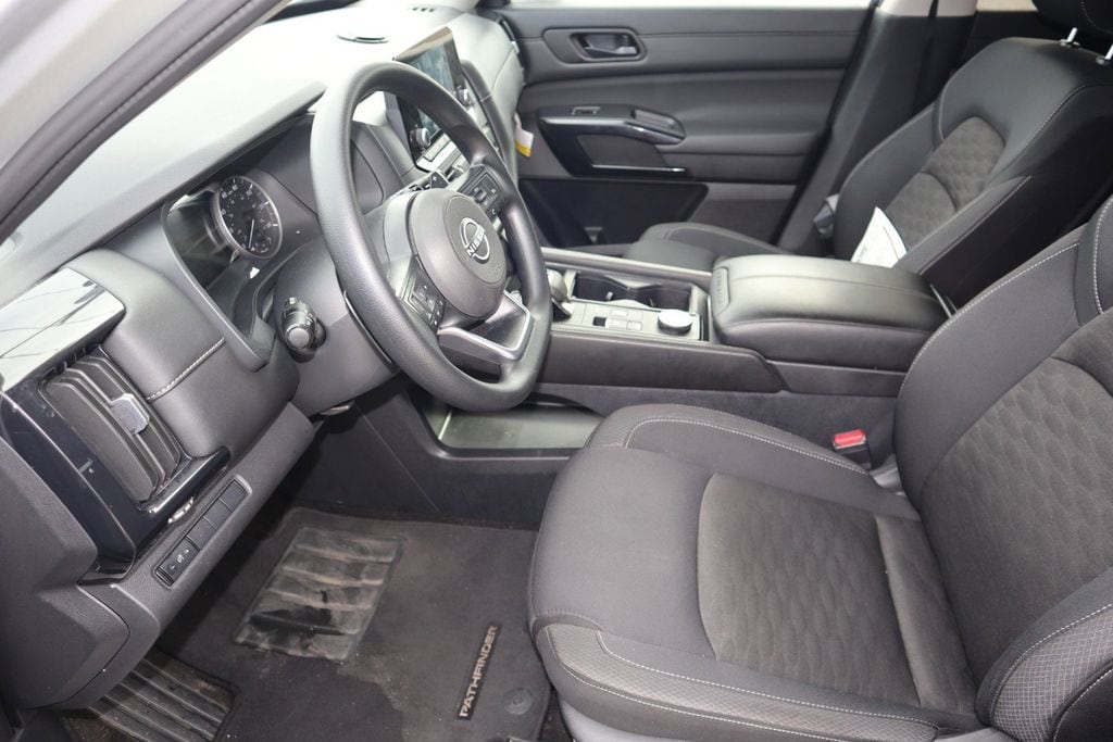 2024 Nissan Pathfinder S - Photo 17
