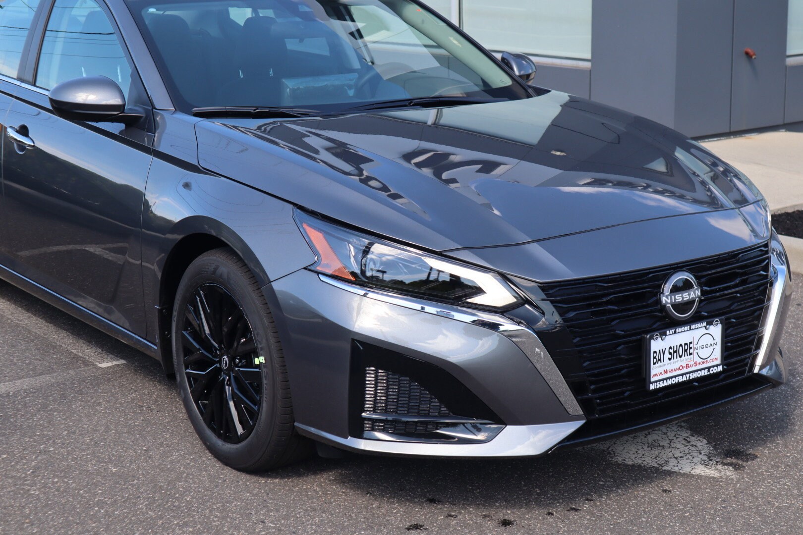2025 Nissan Altima SV photo 2